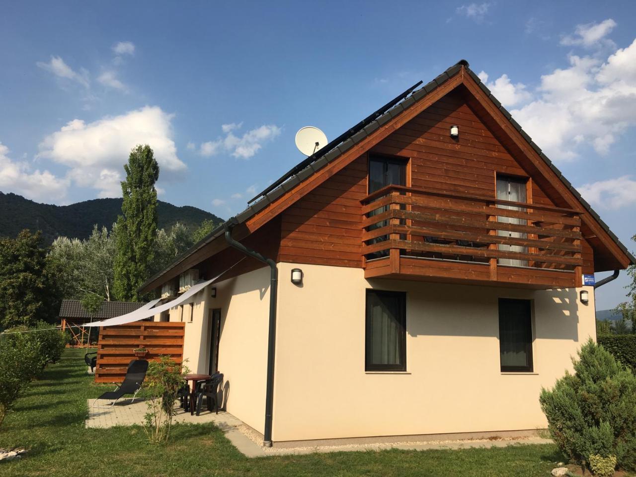 Dunazug Apartmanház Dömös Esterno foto