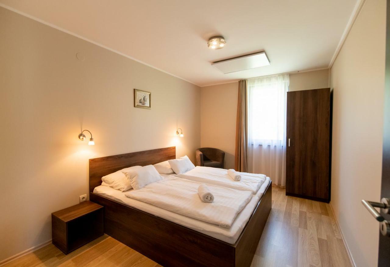 Dunazug Apartmanház Dömös Esterno foto