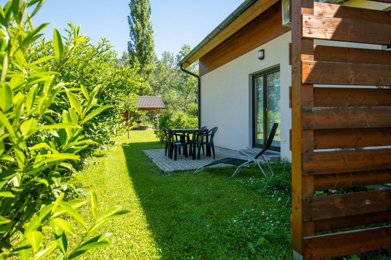 Dunazug Apartmanház Dömös Esterno foto