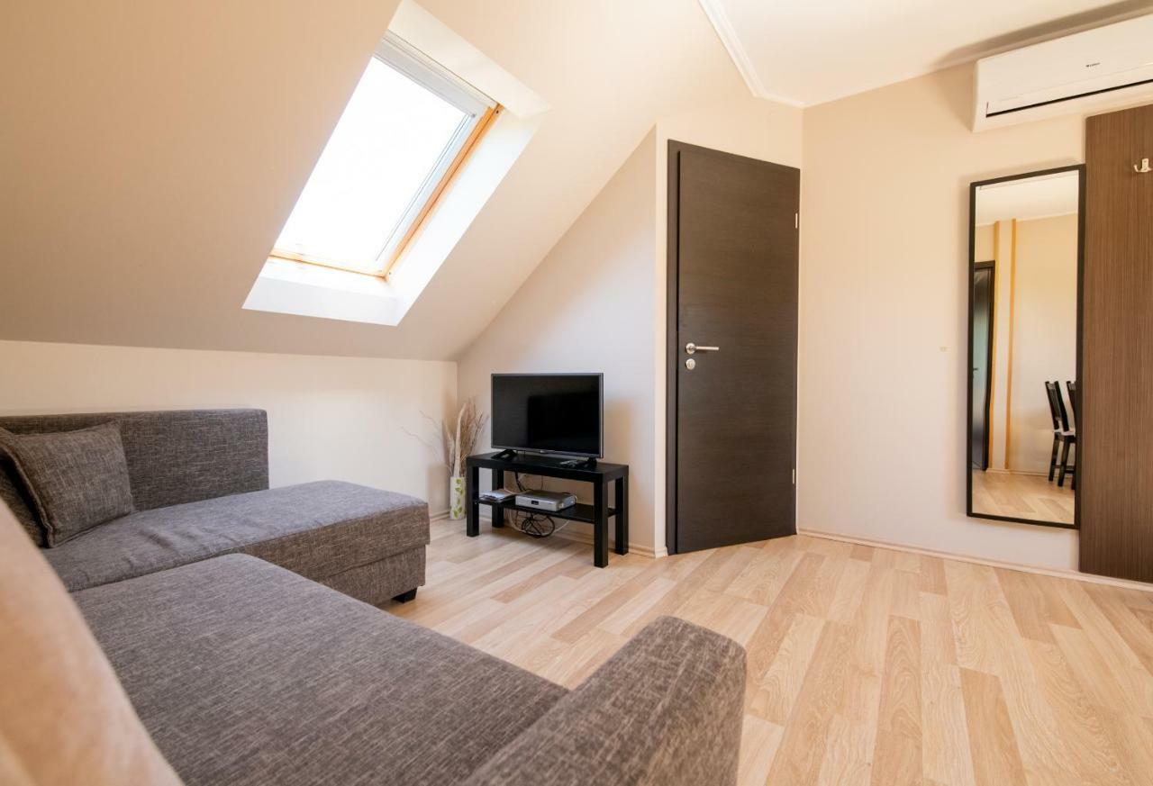 Dunazug Apartmanház Dömös Esterno foto